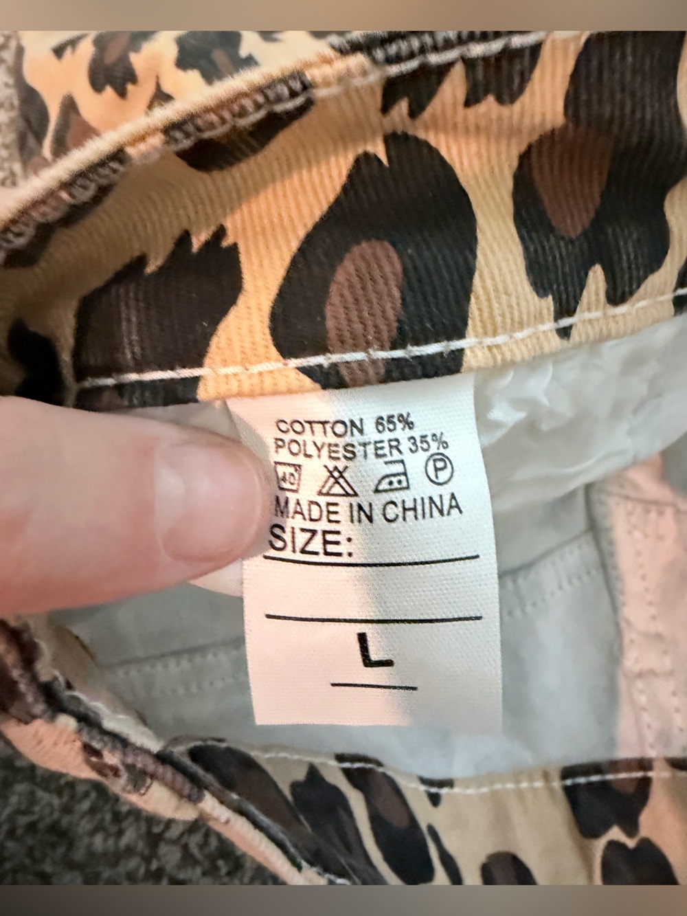 Leopard Jean shorts : NWOT - Picture 3 of 3